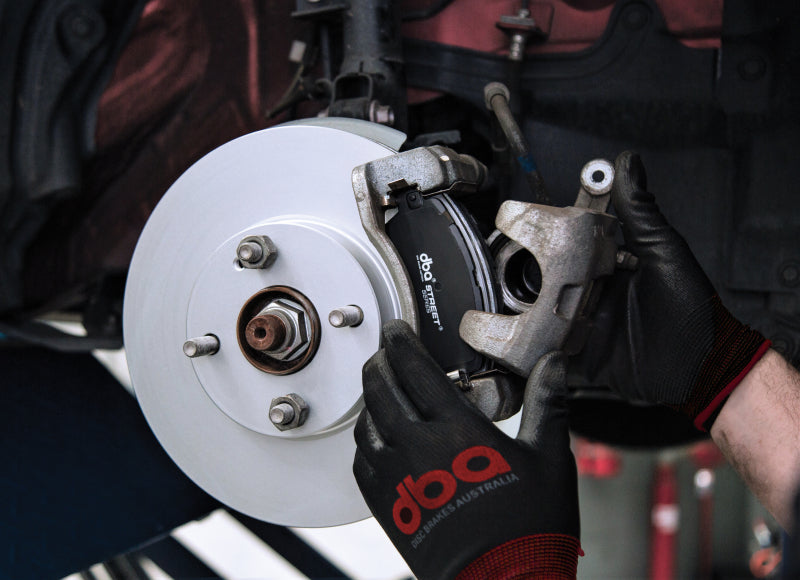 DBA 11-17 BMW 528i Front En-Shield Standard Rotor