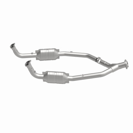 MagnaFlow Direct Fit Catalytic Converter OEM 2003 Land Rover Discovery Underbody