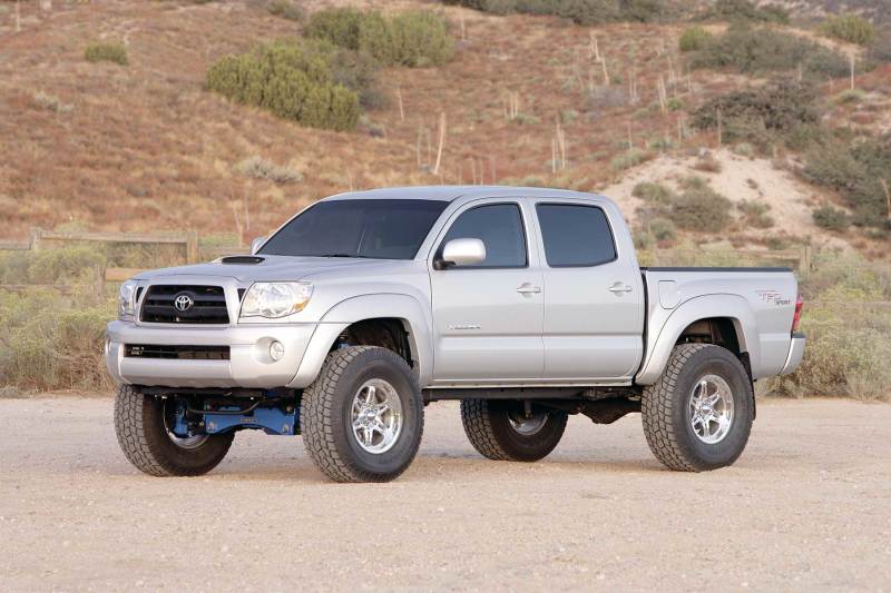 Fabtech 05-14 Toyota Tacoma 4WD/2WD 6 Lug Models 6in Perf Sys w/Dlss 2.5 C/Os & Rr Dlss