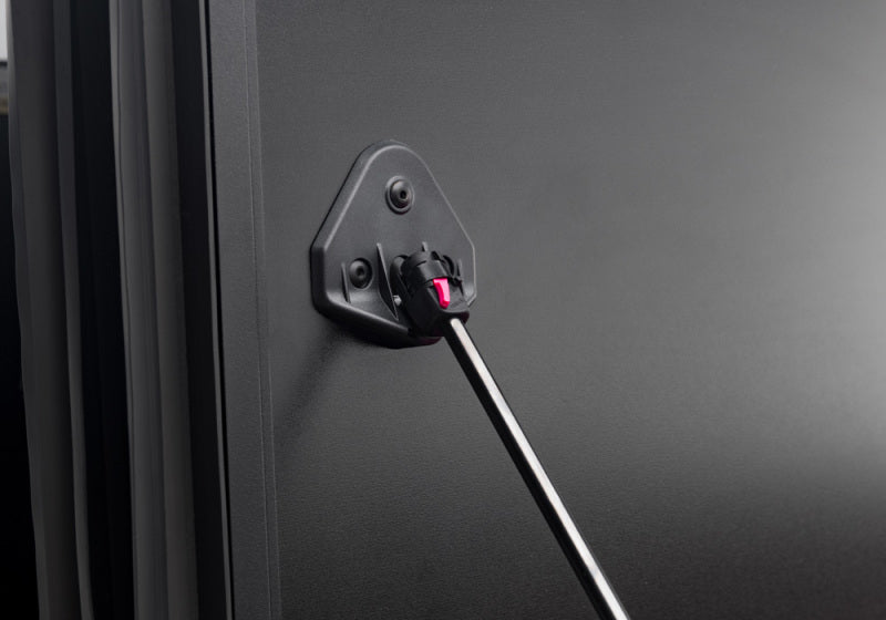 UnderCover Gladiator ArmorFlex Cover