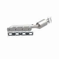 Thumbnail for MagnaFlow Direct-Fit SS Catalytic Converter 04-06 Nissan Titan 5.6L V8 (California)