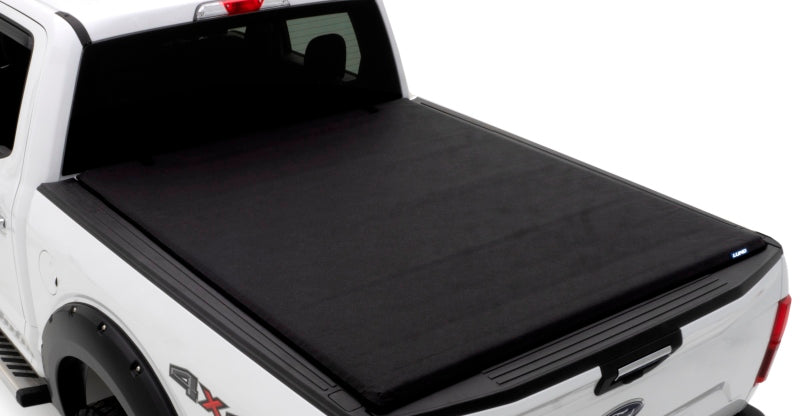 Lund 19-23 RAM 1500 (6.5ft Bed w/o RamBox Cargo Mgmt) Genesis Roll Up Tonneau Cover - Black