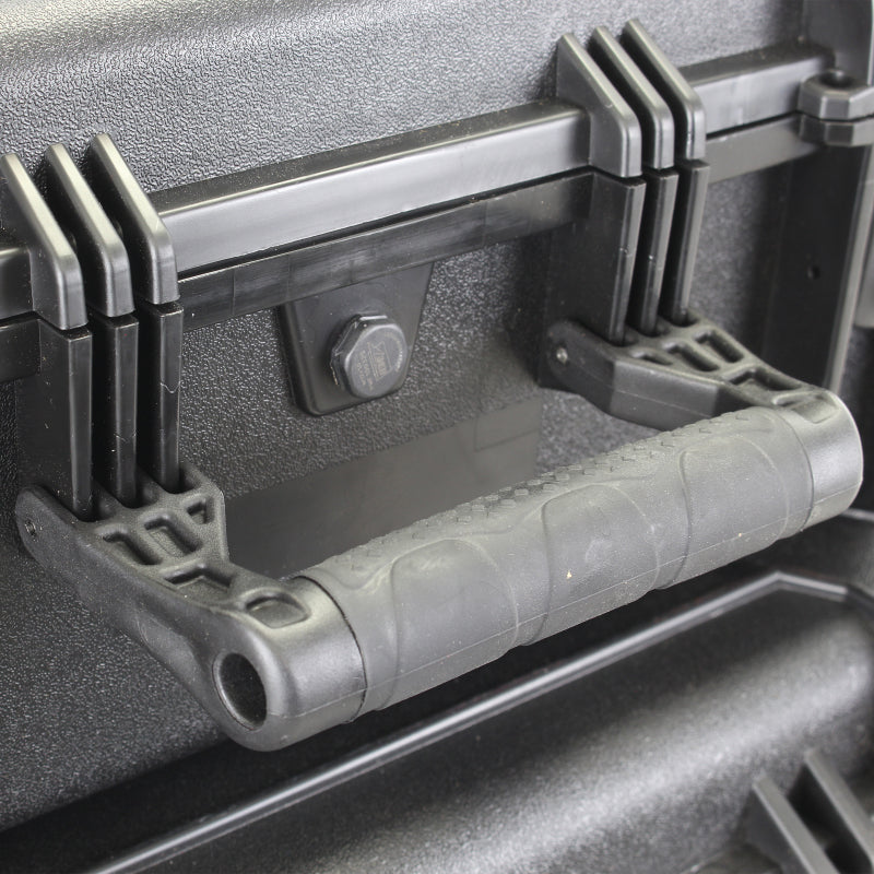 Go Rhino XVenture Gear Hard Case w/Foam - Medium 18in. / Lockable / IP67 - Tex. Black
