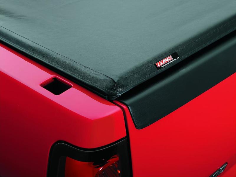 Lund 05-12 Dodge Dakota (5ft. Bed w/o Utility TRack) Genesis Roll Up Tonneau Cover - Black