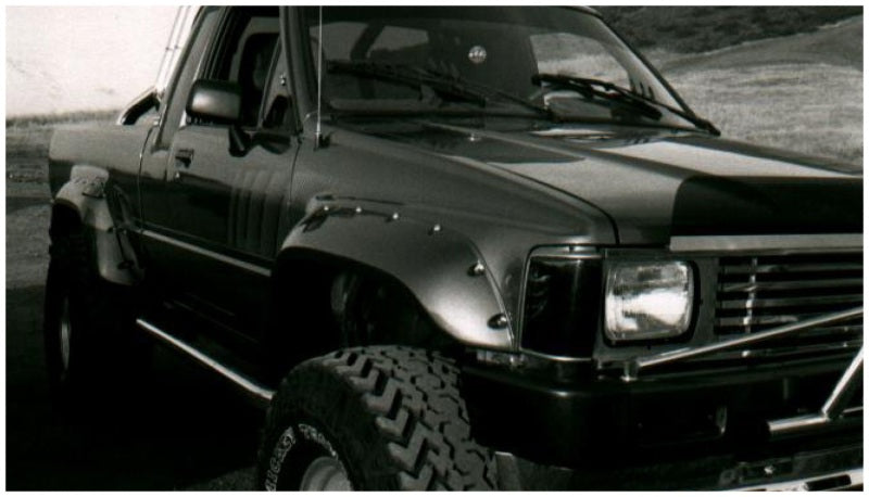 Bushwacker 84-88 Toyota Cutout Style Flares 2pc Compatible w/ Domestic or Import Bed - Black